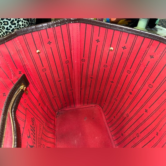 Louis Vuitton Neverfull Mm - Picture 9 of 12